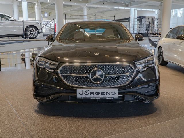 Mercedes-Benz E 200 Sedan