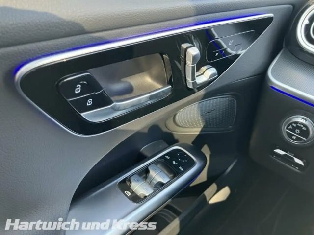 Mercedes-Benz C 180 AVANTGARDE Sedan