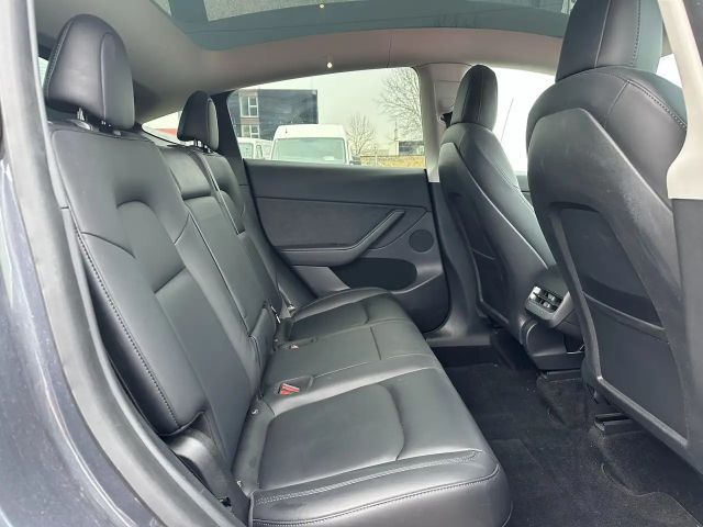 Tesla Model Y AWD Long Range