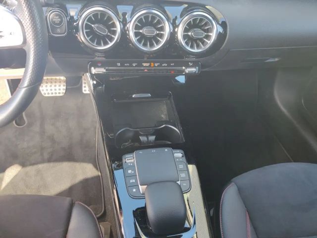 Mercedes-Benz A 180 AMG Line