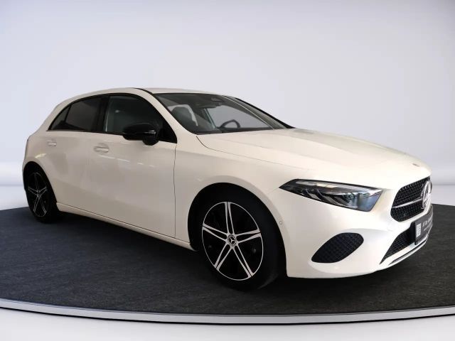 Mercedes-Benz A 180 Hatchback Progressive