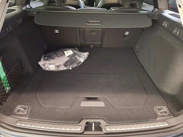 Volvo V60 AWD Dark Plus T6