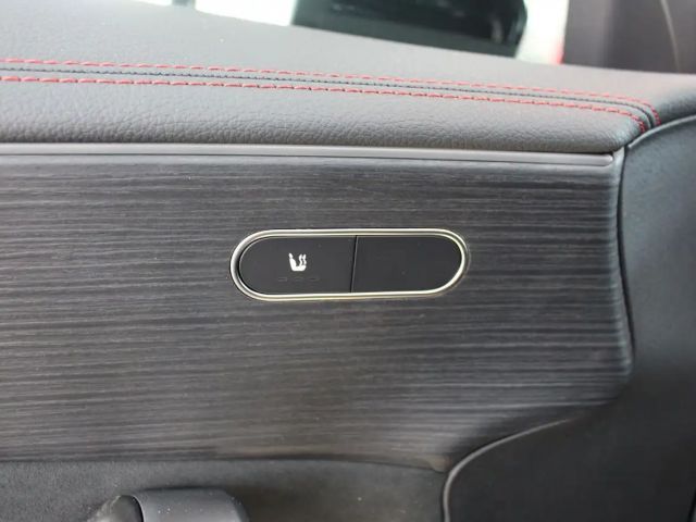 Mercedes-Benz CLA 200 AMG Line Coupé