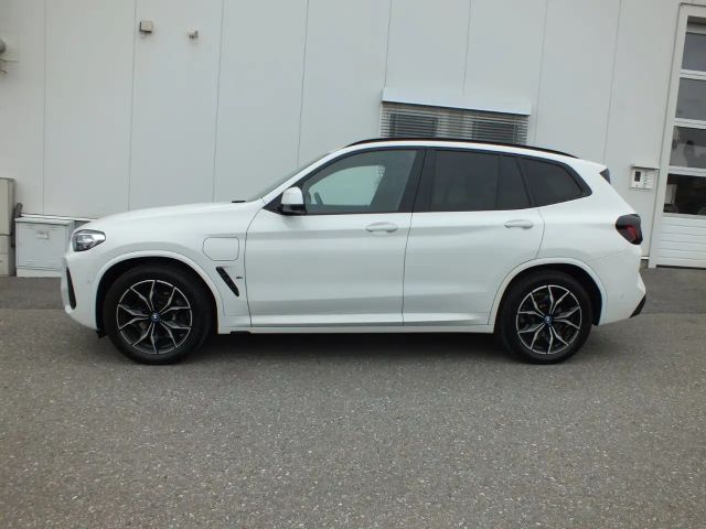 BMW X3 xDrive30e