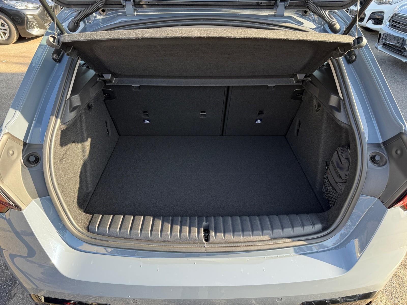 BMW 118 118d M-Sport Sedan