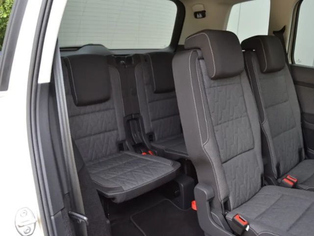 Volkswagen Touran 1.5 TSI IQ.Drive Move