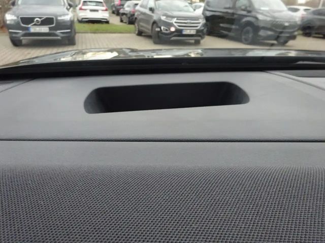 Ford Explorer Extended range RWD