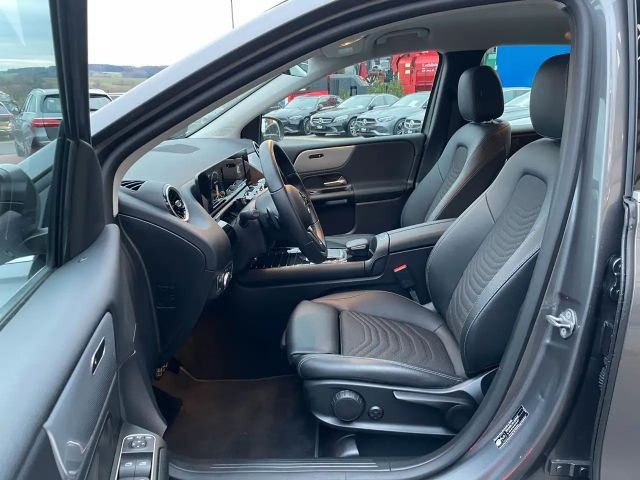 Mercedes-Benz B 200 B 200 d