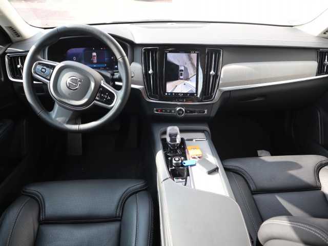 Volvo V90 Cross Country AWD Plus