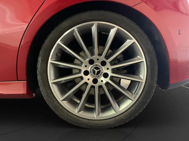 Mercedes-Benz A 200 AMG Line