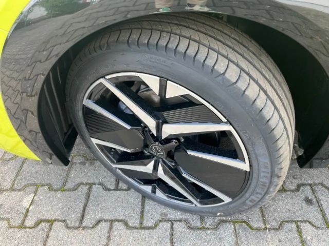 Peugeot E-208 GT-Line Hybrid