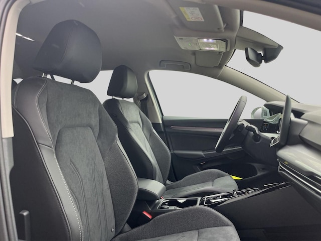 Volkswagen Golf 2.0 TDI DSG Style Variant