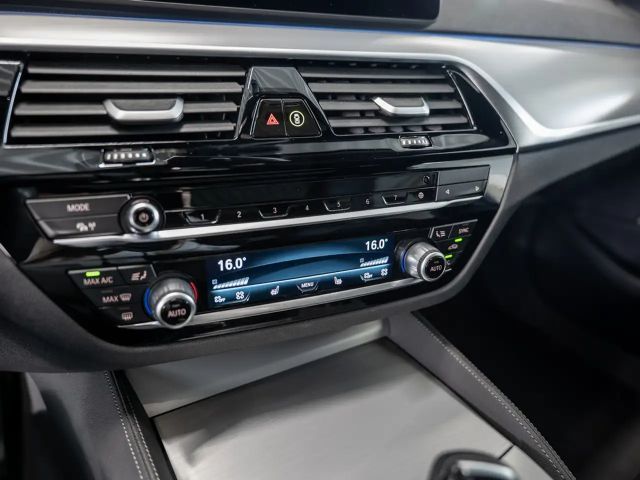 BMW 530 530e M-Sport Touring xDrive