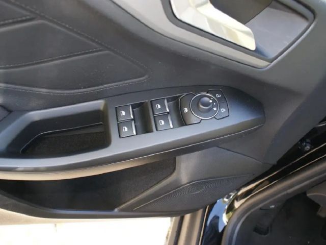 Ford Focus Cool & Connect