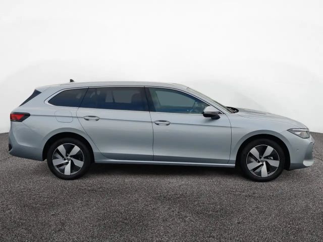 Volkswagen Passat 1.5 eTSI Business DSG Variant