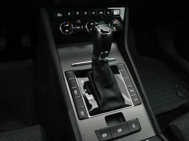 Skoda Superb 2.0 TSI Combi Style Style