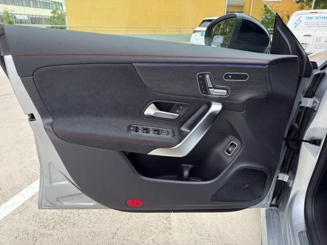 Mercedes-Benz CLA 180 CLA