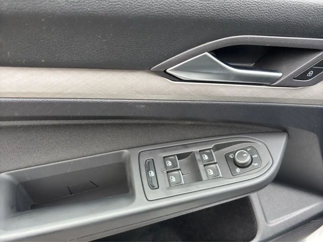 Volkswagen Golf 1.5 eTSI DSG Life Variant