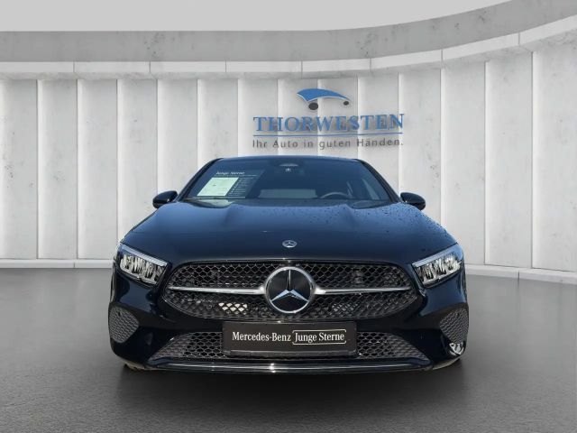 Mercedes-Benz A 180 Hatchback Progressive