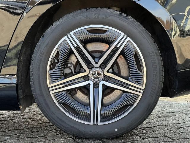 Mercedes-Benz EQE 300 AMG Line Sedan