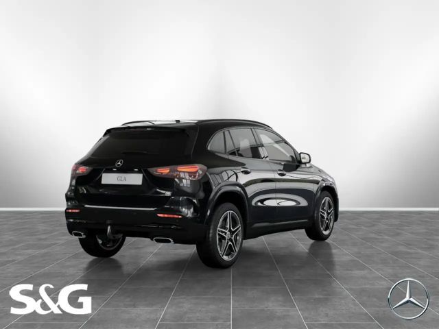 Mercedes-Benz GLA 200 AMG Line