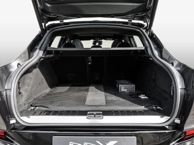 Aston Martin DBX Magnetic Silver