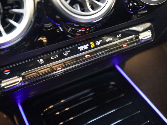 Mercedes-Benz GLA 180 AMG Line