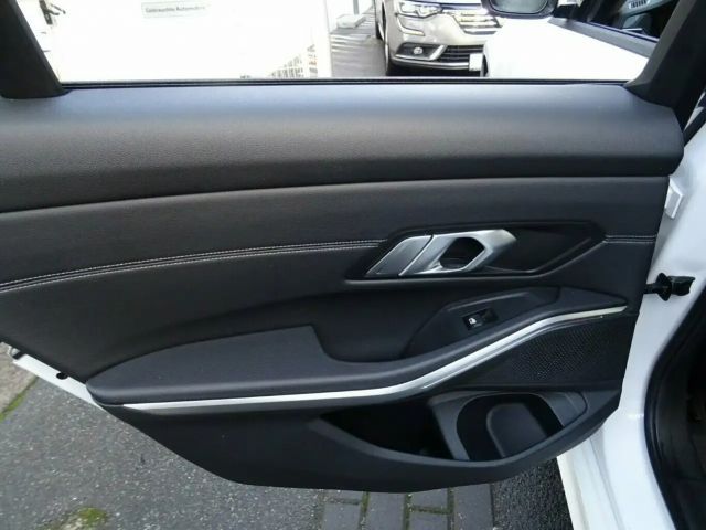 BMW 320 320d Sport Line Touring xDrive