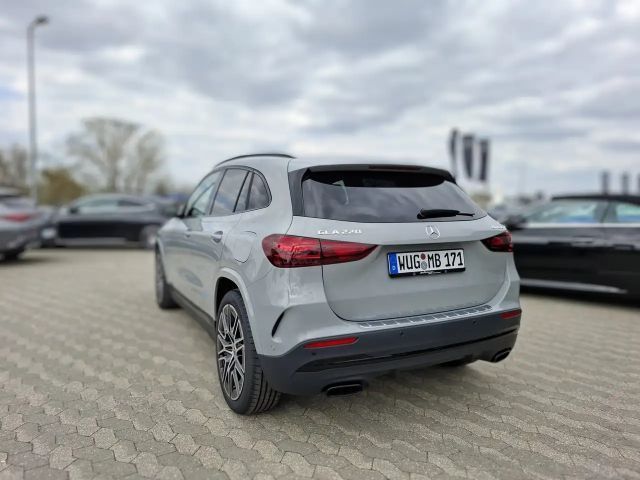 Mercedes-Benz GLA 220 4MATIC AMG Line