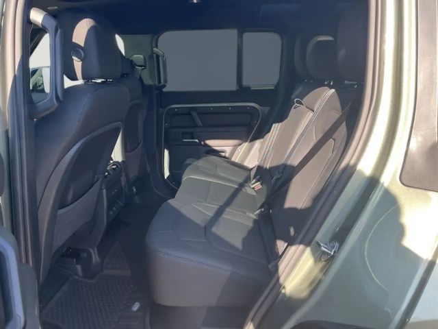 Land Rover Defender 3.0 110 D300 Dynamic SE