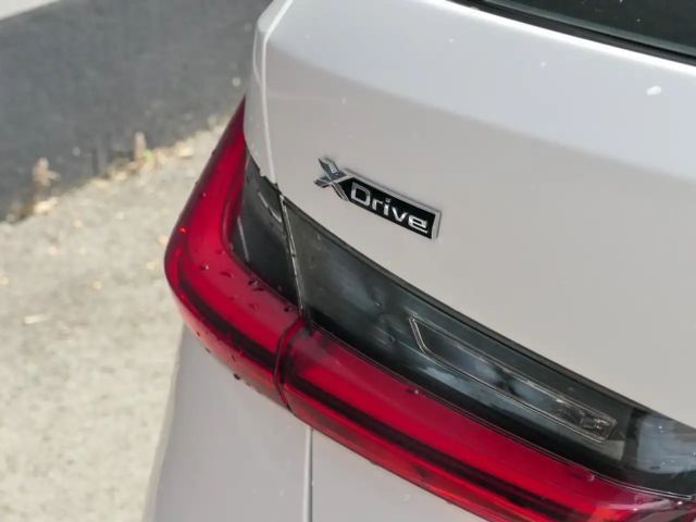 BMW 330 330e Touring xDrive