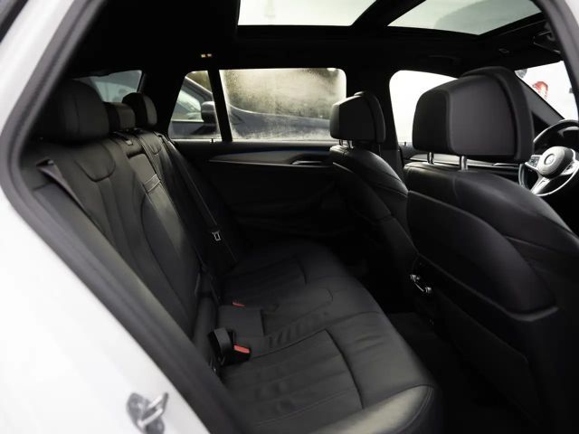 BMW 540 540d M-Sport Touring xDrive