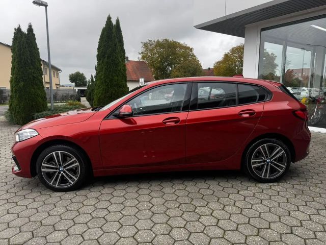 BMW 118 118i Sedan Sport Line