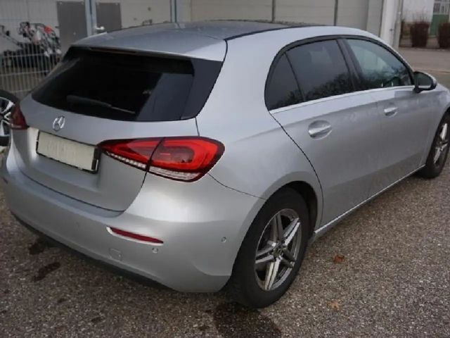 Mercedes-Benz A 200 Business Line Hatchback