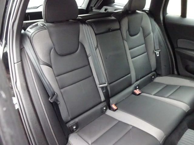 Volvo V60 AWD R-Design T6