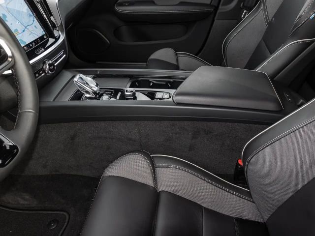 Volvo V60 Cross Country AWD Plus