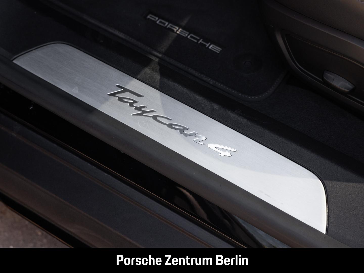 Porsche Taycan 4 Cross Turismo