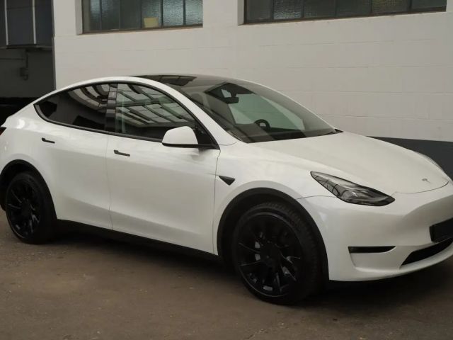 Tesla Model Y AWD Long Range