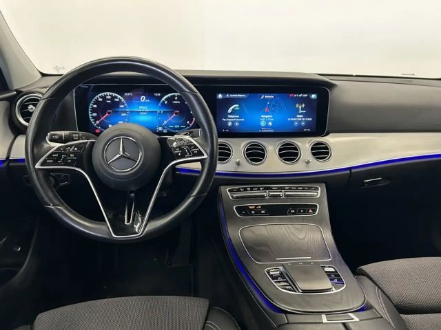 Mercedes-Benz E 220 AVANTGARDE E 220 d Estate