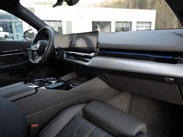 BMW 520 520d M-Sport Touring