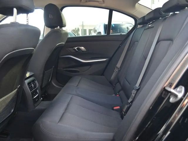 BMW 320 320i Advantage pakket Sedan