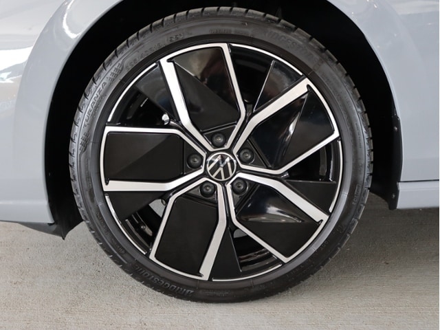 Volkswagen Golf 1.5 eTSI DSG Golf VIII