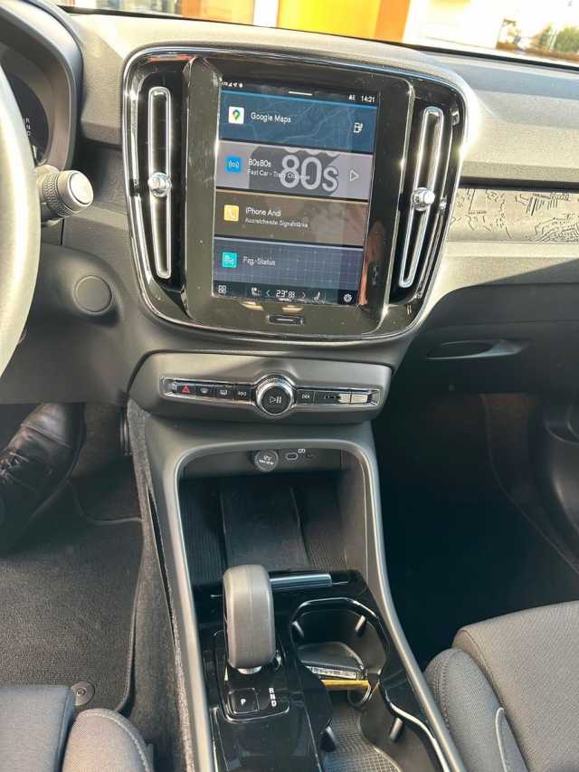 Volvo XC40 Core Recharge