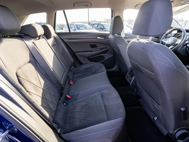 Volkswagen Golf 2.0 TDI DSG Style Variant