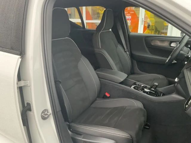 Volvo XC40 Dark Plus T5