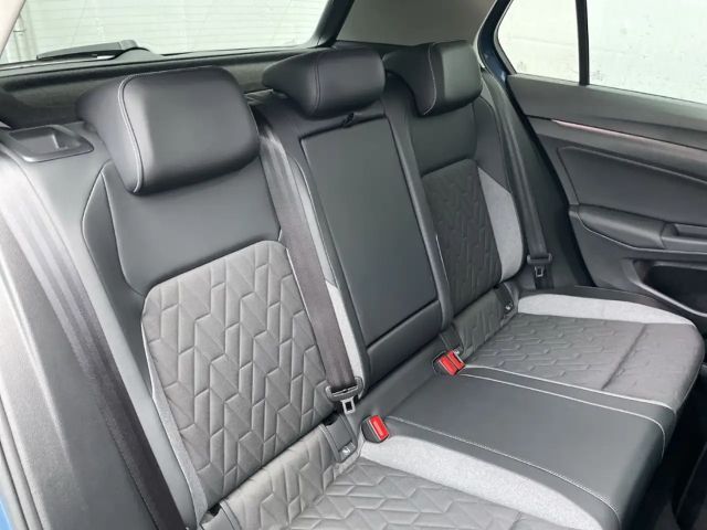 Volkswagen Golf 1.5 eTSI DSG Golf VIII IQ.Drive