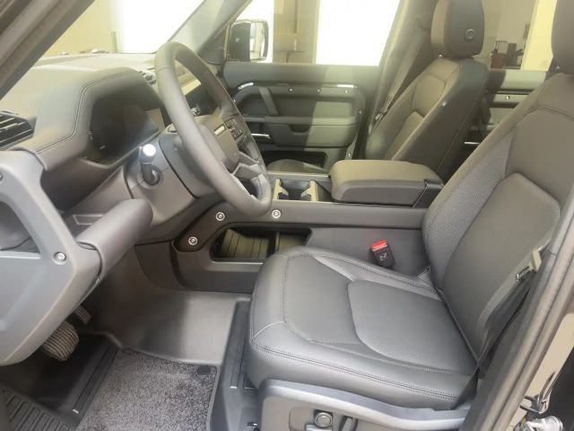 Land Rover Defender 110 D300 Dynamic SE