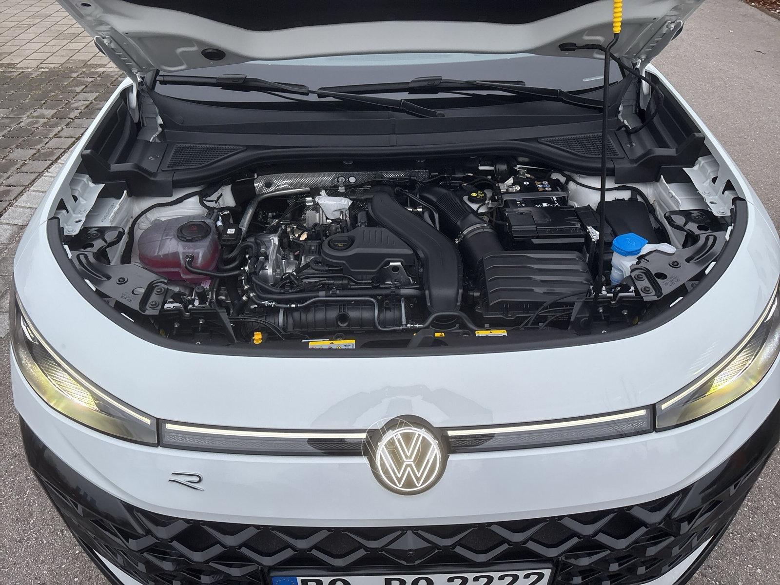 Volkswagen T-Roc 1.5 eTSI DSG R-Line