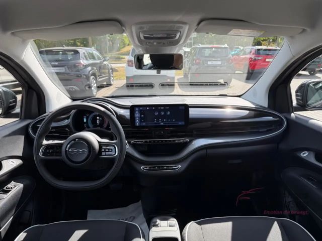 Fiat 500e +Klimaaut.+Tempomat+CarPlay+Spurhalte Navi Digital