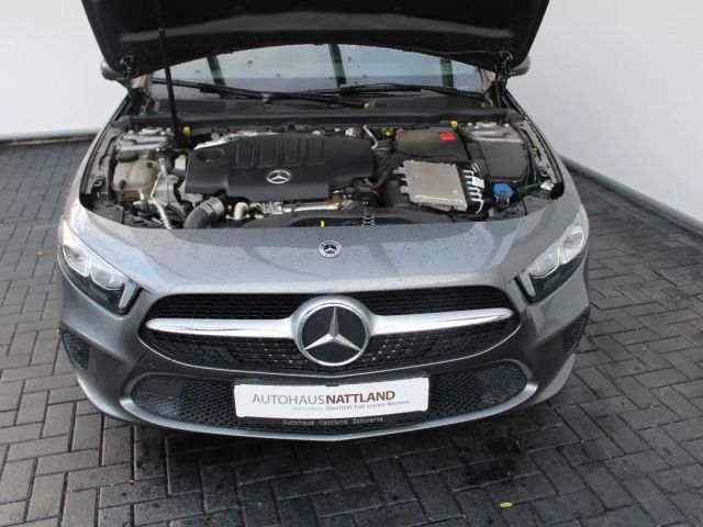 Mercedes-Benz A 200 A 200 d Progressive